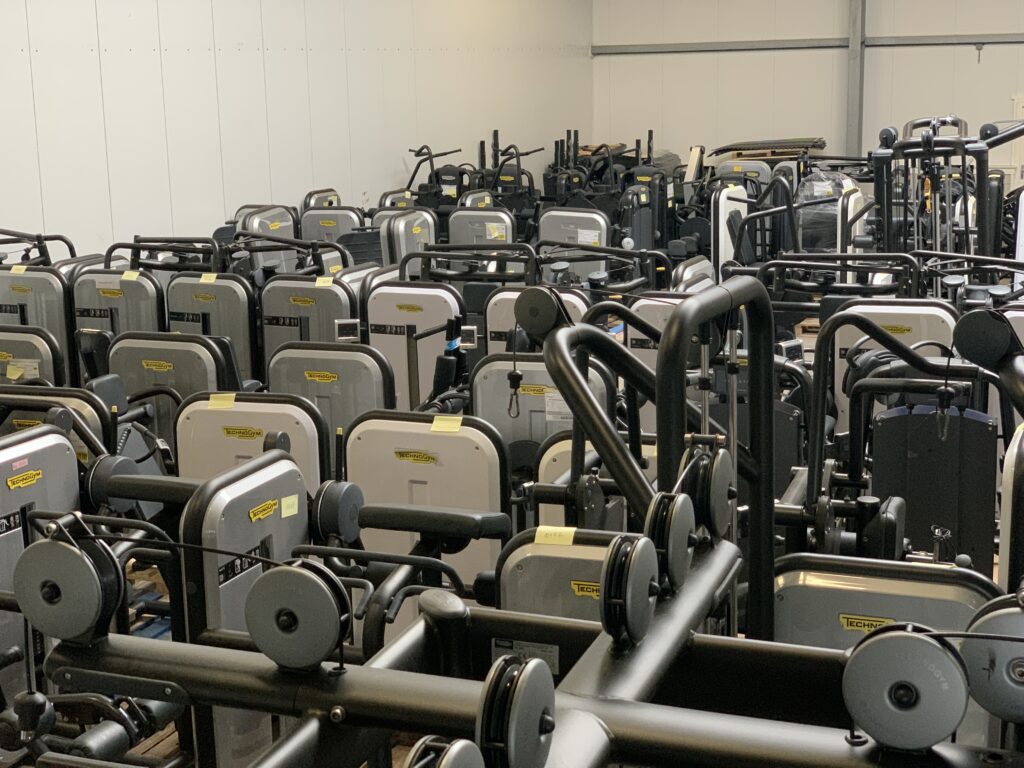 gym warehouse overview fitnessapparatuur belgie