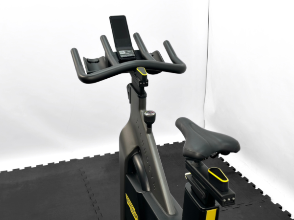 Technogym Group Cycle Connect Console Dark Pearl - screen